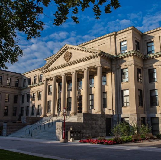 Photo du bâtiment Tabarat de l'Université d'ottawa Photo du bâtiment Tabarat de l'Université d'ottawa