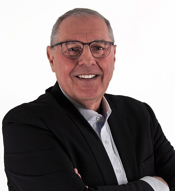 Picture of Alain Erdmer in the hallway of FSS building at University of Ottawa